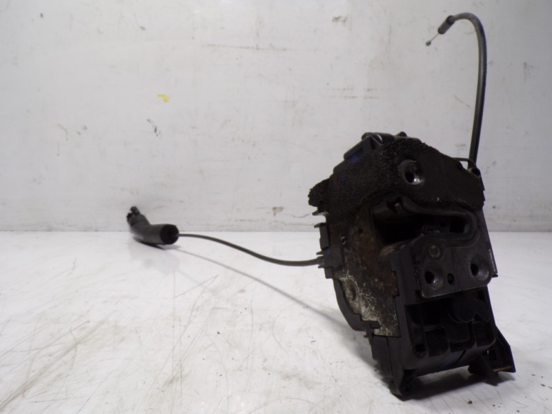 Recambio de cerradura puerta delantera derecha para renault scenic iii 1.5 dci diesel fap referencia OEM IAM 805020006R  