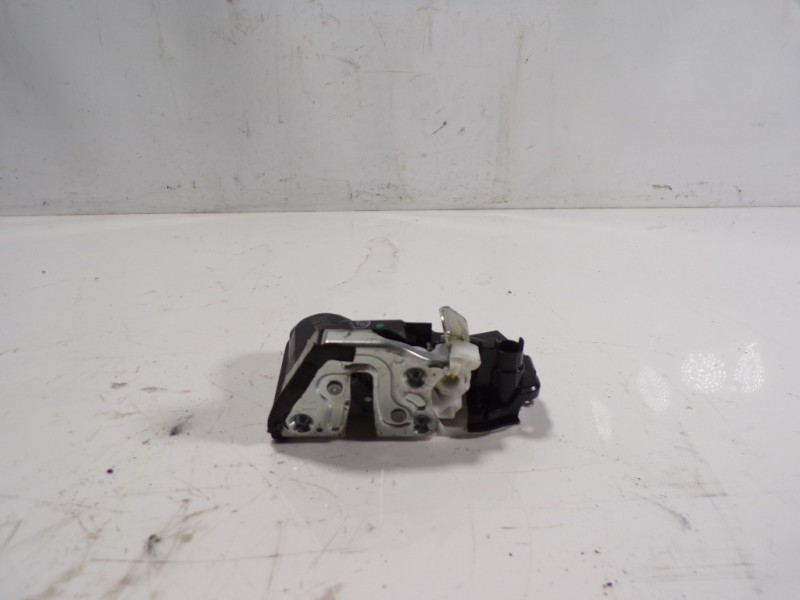 Recambio de cerradura puerta delantera derecha para suzuki baleno 1.0 12v boosterjet cat referencia OEM IAM  182201M68P 