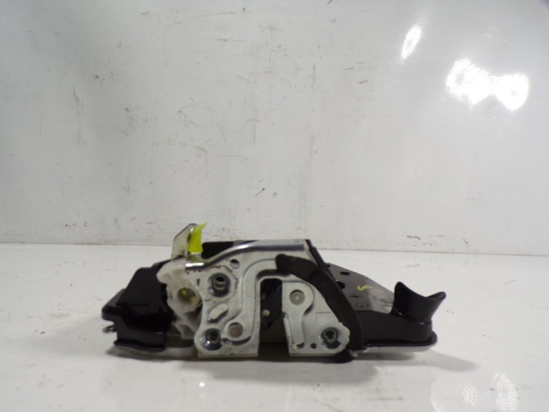 Recambio de cerradura puerta delantera izquierda para suzuki baleno 1.0 12v boosterjet cat referencia OEM IAM  182202M68P 