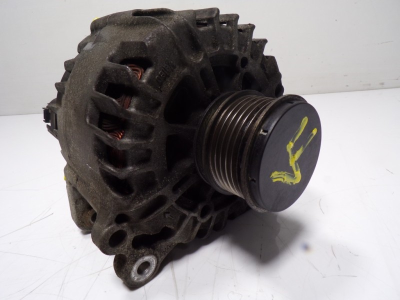 Recambio de alternador para audi a3 sportback (8p) 2.0 tdi referencia OEM IAM 03L903023 032L903023A 211041695