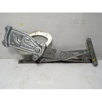 ELEVALUNAS DELANTERO DERECHO 807205115R 966415102 