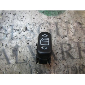 MANDO ELEVALUNAS TRASERO DERECHO A22082012107C45 A2208201210 03100504