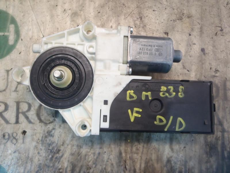 Recambio de motor elevalunas delantero derecho para renault laguna iii expression referencia OEM IAM   