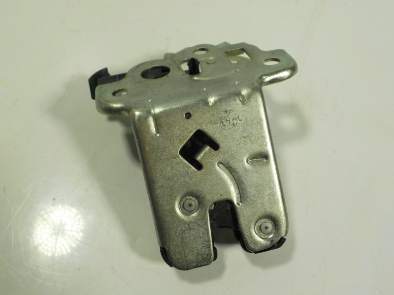 Recambio de cerradura maletero / porton para audi a3 sportback (8p) 2.0 tdi referencia OEM IAM 8K9827505A 8K9827505A 