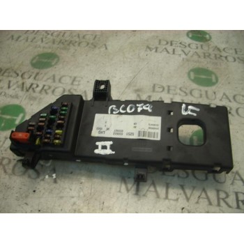 CAJA RELES / FUSIBLES 