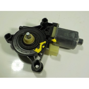 MOTOR ELEVALUNAS DELANTERO DERECHO 65286016000 8W0959801 0130822705