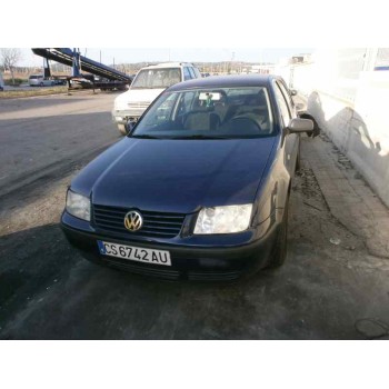 VOLKSWAGEN BORA BERLINA (1J2)