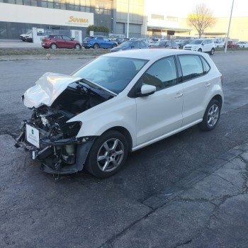 VOLKSWAGEN POLO (6R1)