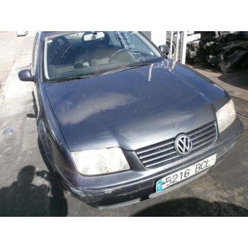 VOLKSWAGEN BORA BERLINA (1J2)