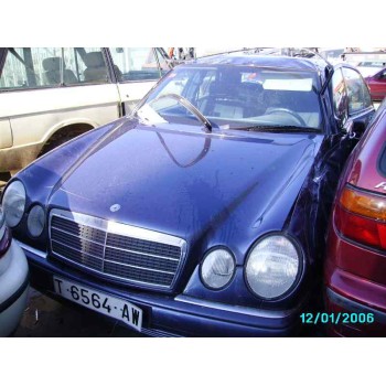 MERCEDES-BENZ CLASE E (W210) BERLINA
