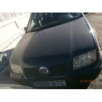 VOLKSWAGEN BORA BERLINA (1J2)