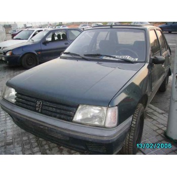 PEUGEOT 205 BERLINA