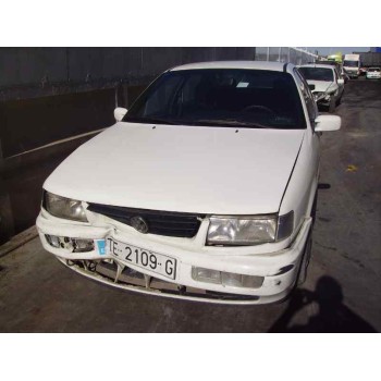 VOLKSWAGEN PASSAT BERLINA (3A2)