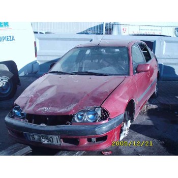 TOYOTA AVENSIS BERLINA (T 22)