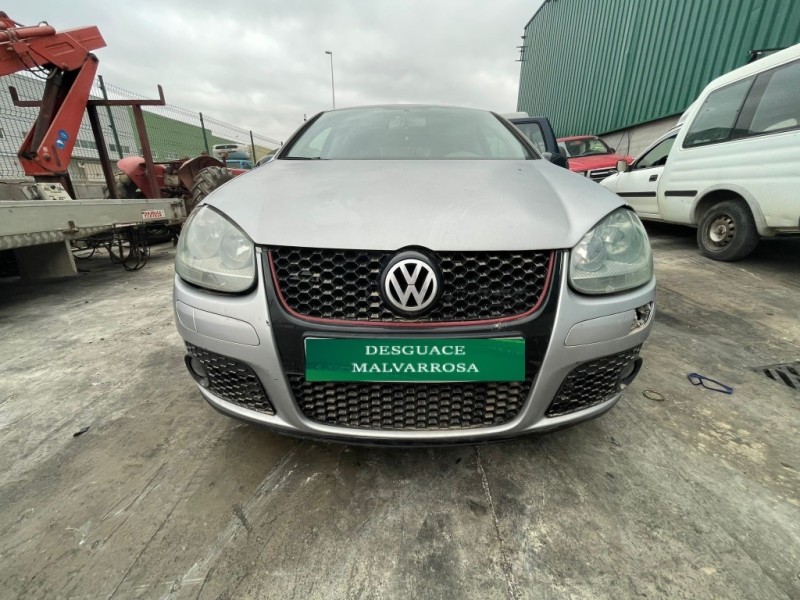 volkswagen golf v berlina (1k1) del año 2004