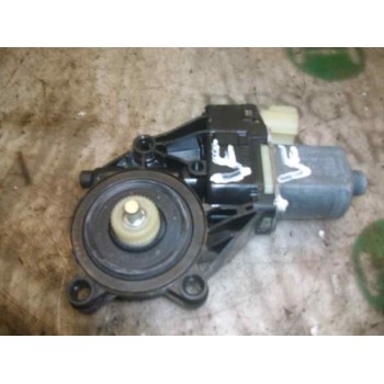 MOTOR ELEVALUNAS DELANTERO DERECHO 