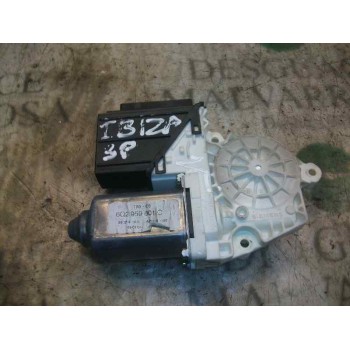 MOTOR ELEVALUNAS DELANTERO DERECHO 
