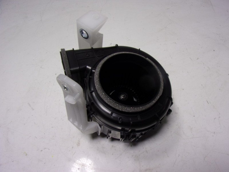 Recambio de motor calefaccion para toyota corolla hybrid referencia OEM IAM G923012020 G923012020 