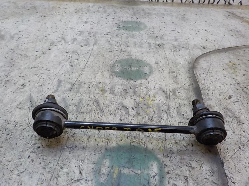 Recambio de tirante trasero derecho para hyundai i30 1.4 cat referencia OEM IAM 555301H000  