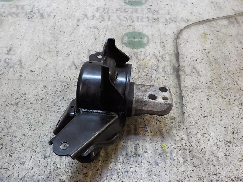 Recambio de soporte cambio para hyundai i30 1.4 cat referencia OEM IAM 218301M000  