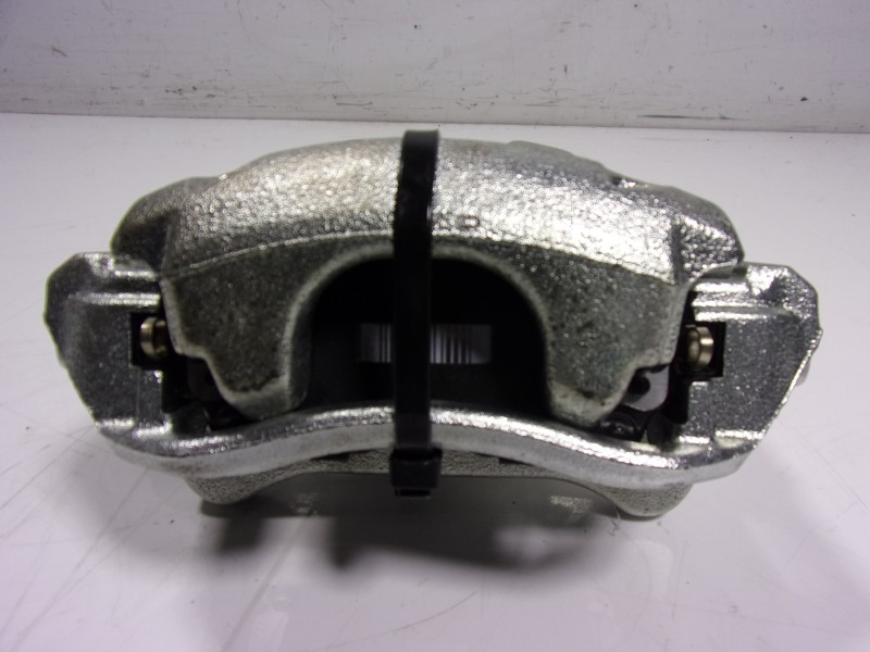 Recambio de pinza freno delantera derecha para toyota corolla hybrid referencia OEM IAM 4773002590  