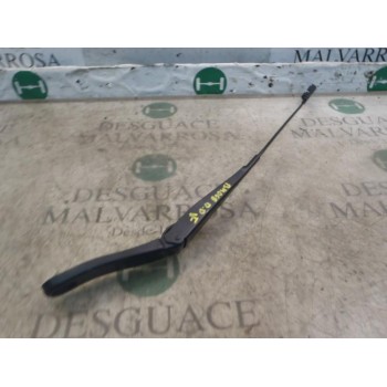 BRAZO LIMPIA DELANTERO DERECHO 