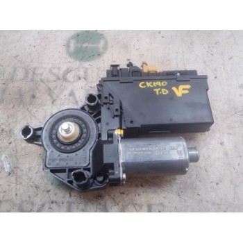 MOTOR ELEVALUNAS TRASERO DERECHO 8E0959802E 0130721766 0130721766
