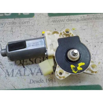 MOTOR ELEVALUNAS DELANTERO DERECHO A2308200942 A2308200942 0130821920