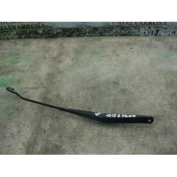 BRAZO LIMPIA DELANTERO DERECHO 