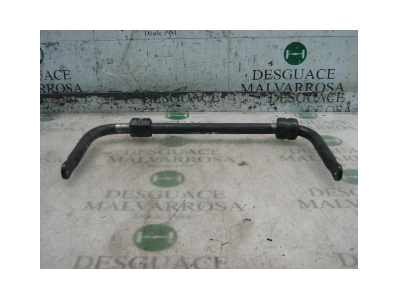 Recambio de barra estabilizadora trasera para nissan trade 100 referencia OEM IAM   