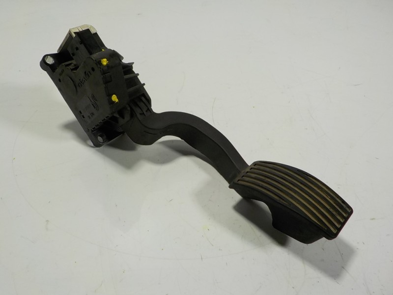 Recambio de potenciometro pedal para opel corsa e 1.4 referencia OEM IAM 13305804 13305804 
