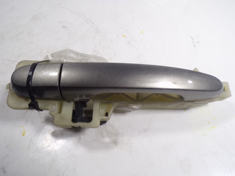 Recambio de maneta exterior delantera derecha para kia sorento 2.2 crdi cat referencia OEM IAM 826512P000  