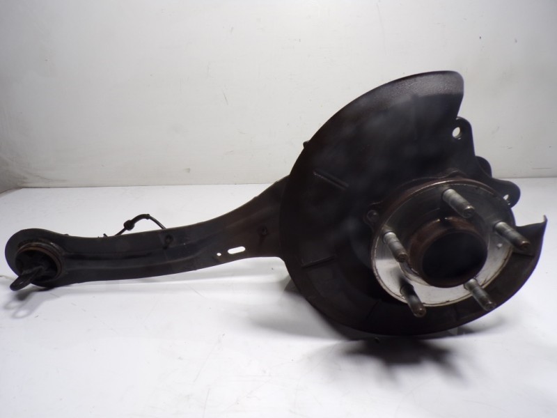 Recambio de mangueta trasera izquierda para ford focus turn. (cb8) 1.6 tdci cat referencia OEM IAM 1780077  