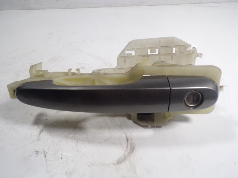 Recambio de maneta exterior delantera izquierda para kia sorento 2.2 crdi cat referencia OEM IAM 826512P000  