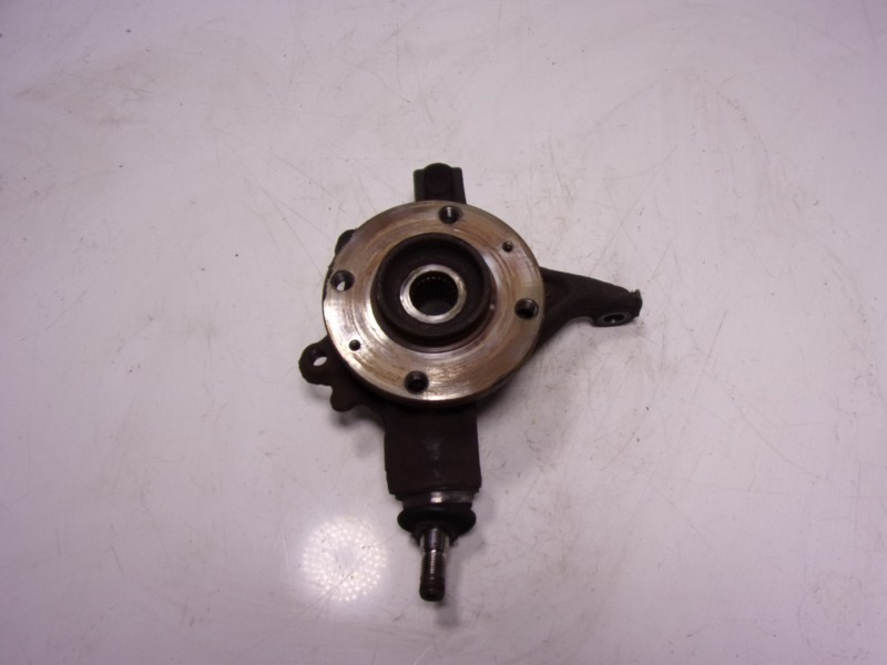 Recambio de mangueta delantera izquierda para peugeot partner tepee b9 1.6 16v hdi referencia OEM IAM 364696  