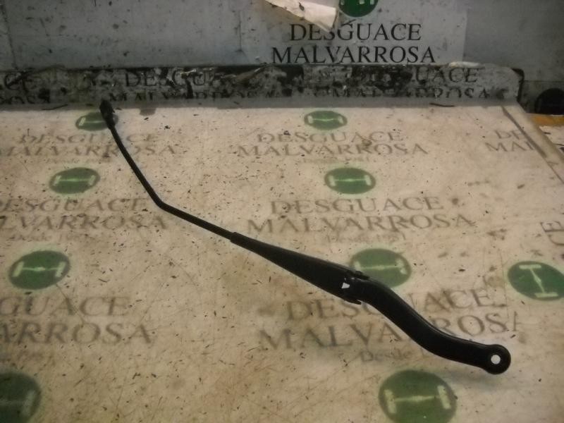 Recambio de brazo limpia delantero derecho para opel corsa d cosmo referencia OEM IAM   