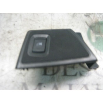 MANDO ELEVALUNAS DELANTERO DERECHO 