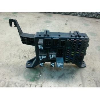 CAJA RELES / FUSIBLES 