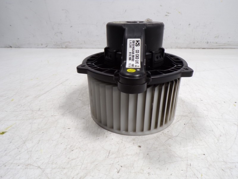 Recambio de motor calefaccion para kia ceed 1.6 crdi cat referencia OEM IAM 97113J7000 EB1D1NXJAAE9162 EB1D1NXJAAE9162