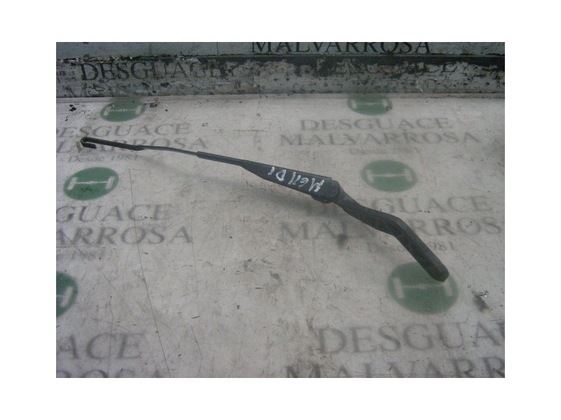 Recambio de brazo limpia delantero izquierdo para peugeot 106 (s1) 1.4 diesel cat referencia OEM IAM   