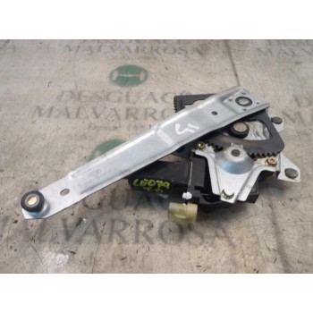 ELEVALUNAS TRASERO DERECHO 