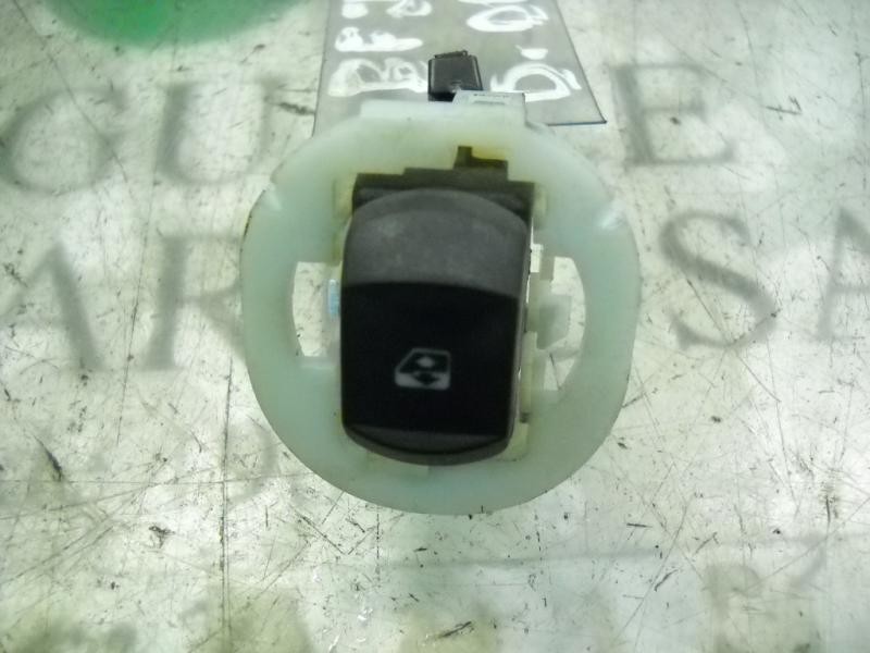 Recambio de mando elevalunas delantero derecho para renault megane ii berlina 5p confort dynamique referencia OEM IAM   