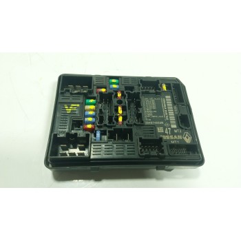 CAJA RELES / FUSIBLES 284B74633R 