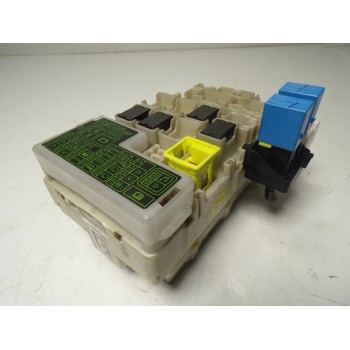 CAJA RELES / FUSIBLES 657089 8637B316 