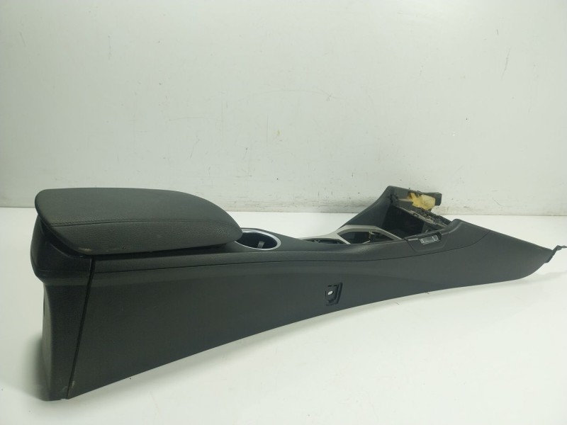 Recambio de apoyabrazos central para bmw x1 (e84) sdrive 18 d referencia OEM IAM 51162993643  