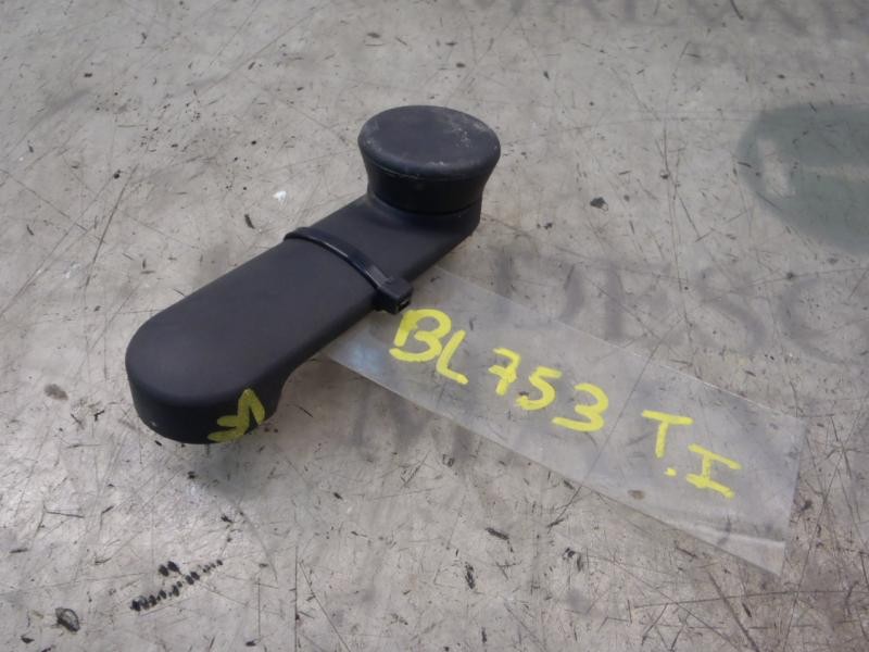 Recambio de maneta elevalunas trasera izquierda para opel zafira b 1.9 cdti referencia OEM IAM   