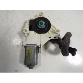 MOTOR ELEVALUNAS DELANTERO DERECHO 8K0959802A 8K0959802A 