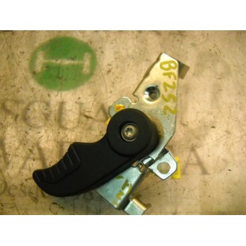 MANETA INTERIOR TRASERA IZQUIERDA 