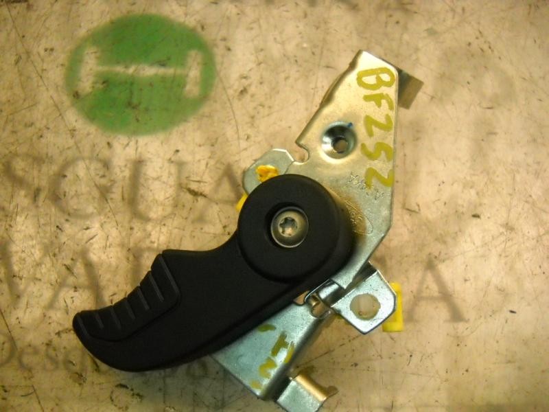 Recambio de maneta interior trasera izquierda para ford transit connect (tc7) furgón (2006) referencia OEM IAM   