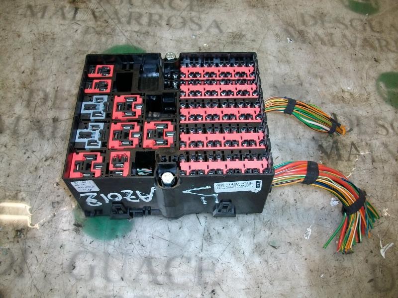 Recambio de caja reles / fusibles para ford fiesta (cbk) futura referencia OEM IAM   